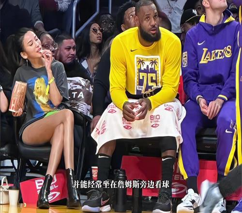 NBA最強美腿球迷，能經(jīng)常坐在詹姆斯旁邊看球竟因為這個老頭