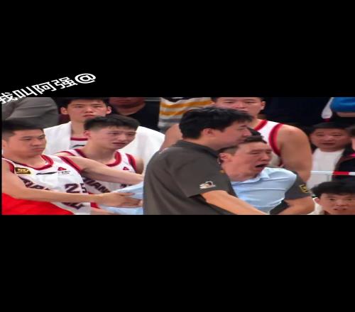 CBA裁判组咋回事啊,能给易立气蹦起来