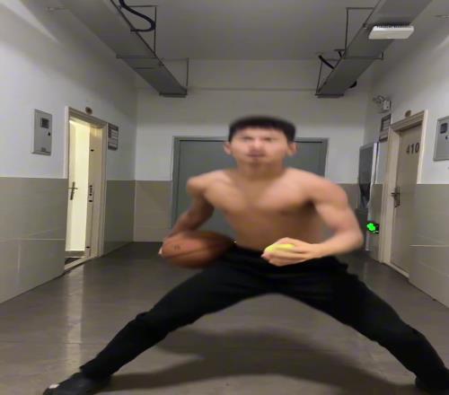 你运球运的真快,就像当初她甩你一样!