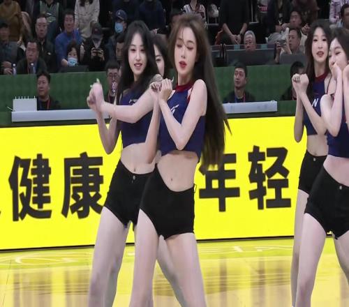 不是好色,只是花开的正艳,若不去欣赏,倒是显得不解风情了