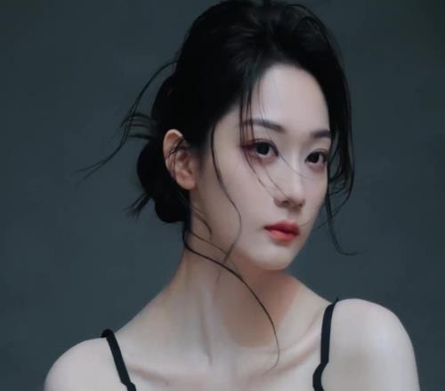 魅力四射啊!美女主播婧雯晒照:她们说其实我是御姐