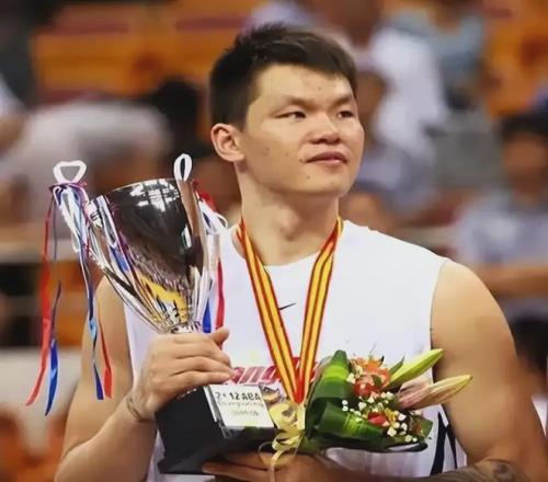 26歲廣西球王，在質(zhì)疑聲中成為本土得分王