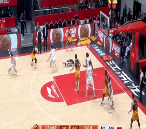 26歲廣西球王，在質(zhì)疑聲中成為本土得分王