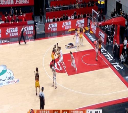 26歲廣西球王，在質(zhì)疑聲中成為本土得分王