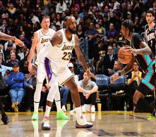 美媒列湖人多項喜人紀錄：一數據僅次雷霆+時(shí)隔兩月再造10+分逆轉