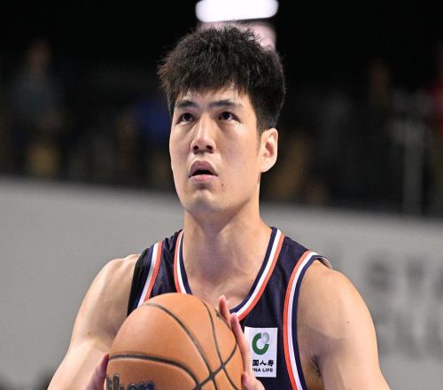 兩戰(zhàn)轟27+8！中國男籃26歲MVP閃耀NBA季前賽：戰(zhàn)快船末節(jié)大爆發(fā)