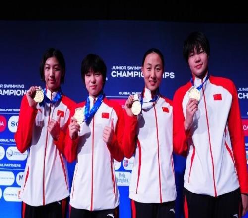 游泳世青賽女子4X200米接力：中國隊力壓美國隊，收獲冠軍