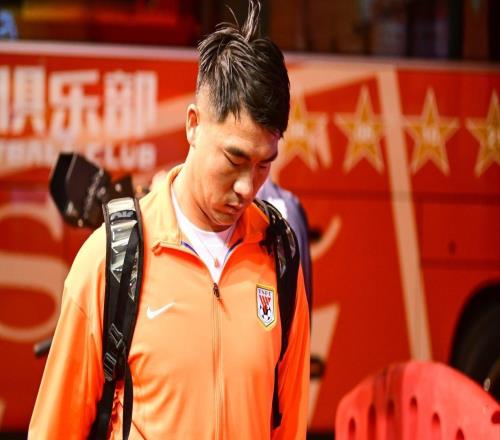 中超轉(zhuǎn)會！泰山送走水貨中衛(wèi)，未來國門與申花談崩，云南打造豪陣