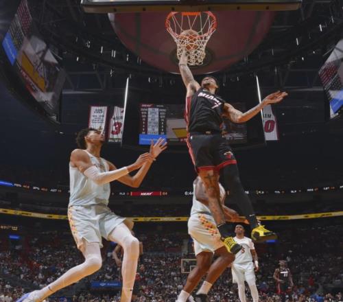 24+10+2！連續(xù)三場爆發(fā)！NBA又一個文班亞馬