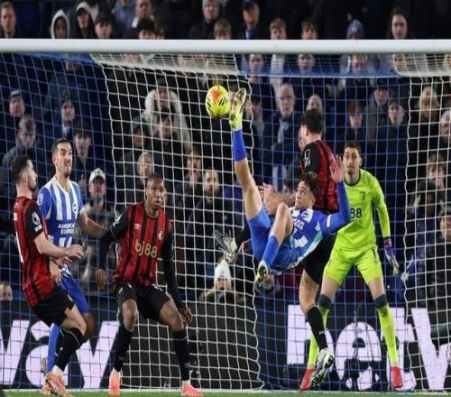 夯爆了，布萊頓18歲小將科斯圖拉斯補時倒鉤絕平