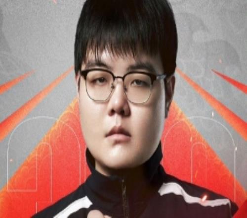 圈內(nèi)人：阿水會直播說下明年的打算三C穩(wěn)住GH每次轉(zhuǎn)會回血最猛