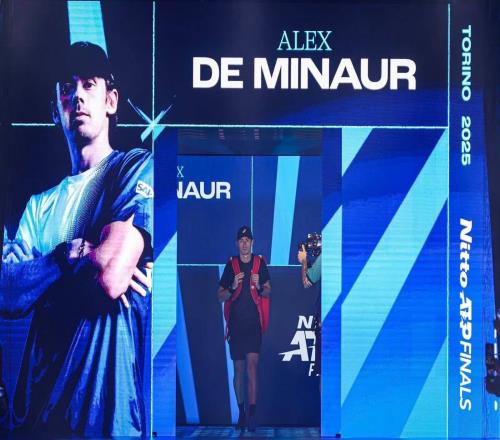 澳網(wǎng)男單首輪焦點對話：貝雷帽大戰(zhàn)小野兔！