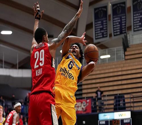 豪取準(zhǔn)三雙數(shù)據(jù)，湖人可以考慮用雙向合同簽下二隊(duì)的強(qiáng)力得分手