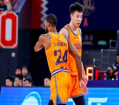 CBA排名大變天！上海升第1，兩大爭冠熱門未嘗敗績，黑馬力壓遼寧