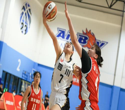 場(chǎng)均轟26+10！中國女籃又一15歲1米90新星躥升：未來(lái)搭檔韓旭