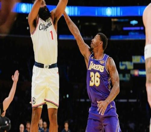 三人組爆砍99分打爆快船！東契奇殺紅了眼，哈登29+9一臉無奈