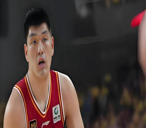 失望！2米25中鋒，籃下連續(xù)投籃不中球迷：坑慘了山西隊(duì)