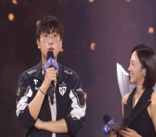 Ruler：如果我们拿到了今年世界赛冠军那我才能称得上“AD之神”