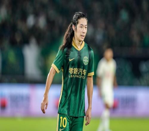 李金羽笑開花了！一分錢不花官宣一名國腳級王牌中場，曾留洋歐洲