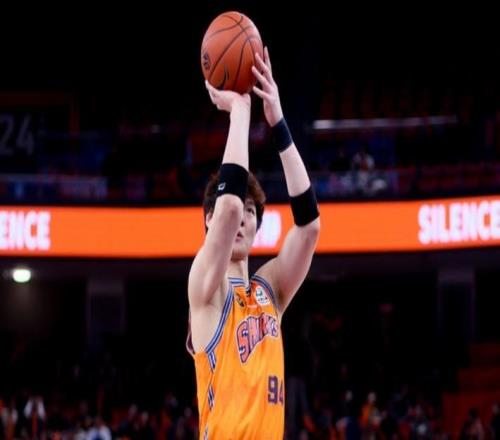 上海大勝浙江：李弘權(quán)18分弗格21分吳前三分超張慶鵬歷史第4