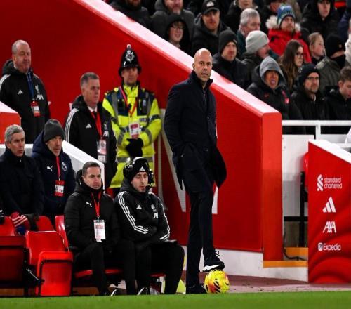 悶平利茲聯(lián)結束三連勝：億元先生隱身無(wú)貢獻，斯洛特毫無(wú)戰術(shù)可言