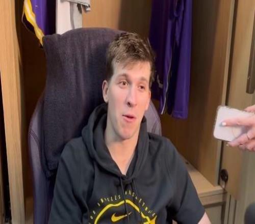 首位空接助攻父子球員里夫斯：太酷了，我第一時間就告訴了詹姆斯