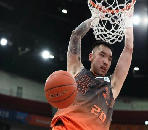 山東男籃客場(chǎng)挑戰三分大隊，保護長(cháng)籃板是關(guān)鍵，陶漢林有望爆發(fā)