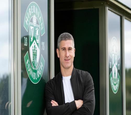 搶手！中超2大豪門爭奪44歲少帥，曾對抗鄭智，他能接班徐正源