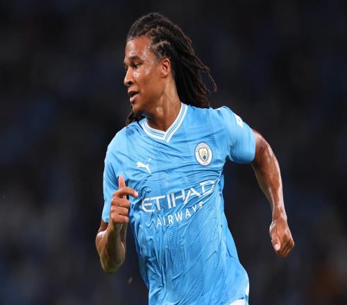 英媒：考慮到格伊的不確定性，水晶宮有意向曼城求購阿克