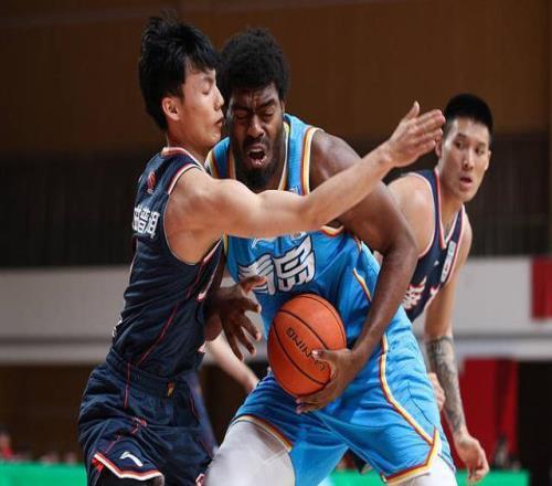 又有兩支CBA搶一名大外援，他曾在CBA單場轟下44分19籃板