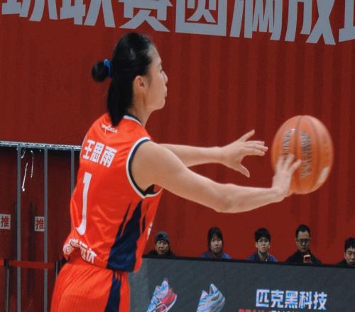 淚目！中國女籃30歲王牌滿(mǎn)血歸來(lái)轟22+10：宮魯鳴該重用她