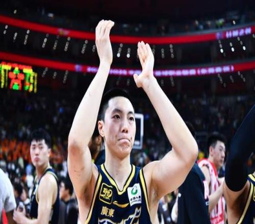 手握頂薪場(chǎng)均僅8分！廣東男籃第一混子出現，他憑什么進(jìn)國家隊