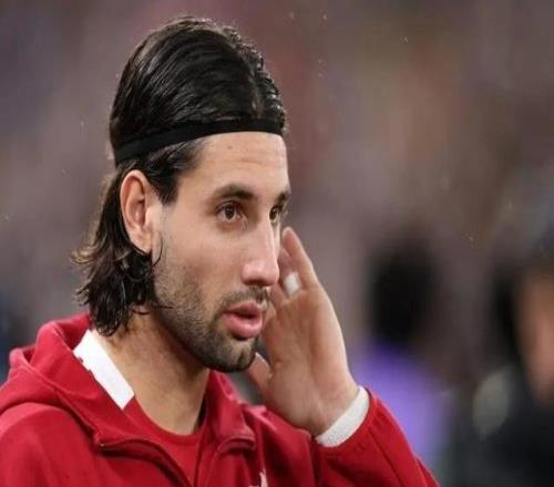 TA：索博斯洛伊是一個(gè)以身作則的領(lǐng)導者，而非高聲指揮的類(lèi)型