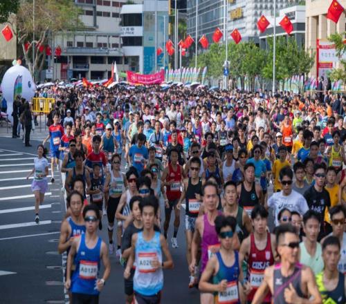 F1現(xiàn)場(chǎng)觀賽人數(shù)達(dá)670萬(wàn)中國(guó)25歲網(wǎng)球選手涉假賽被禁12年速報(bào)