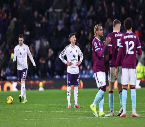 曼聯(lián)22倒數(shù)第2！3連平跌英超第7新帥無(wú)緣開門紅8500萬(wàn)新援雙響