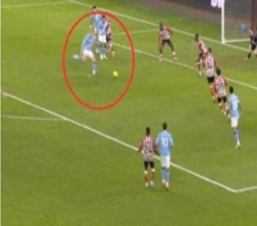 哈蘭德罕見(jiàn)“吐餅”，曼城錯(cuò)失良機(jī)被阿森納拉開(kāi)4分