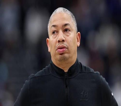 你是哪邊的泰倫盧在領(lǐng)先14分時(shí)主動(dòng)叫停，隨后被打出203高潮