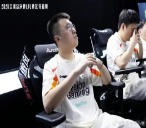 巧合的時間點xiaohu來WBG第4年昨晚簽下elk后才關(guān)注老板微博