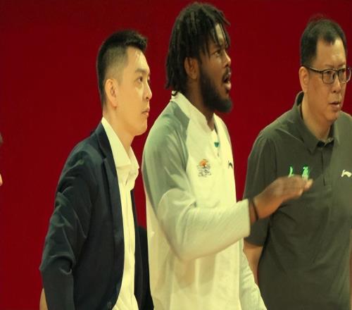 莫蘭德8+6+2拼盡全力！杰隆布朗6+3,奧利弗3+3+1,遼籃領(lǐng)先吉林7分