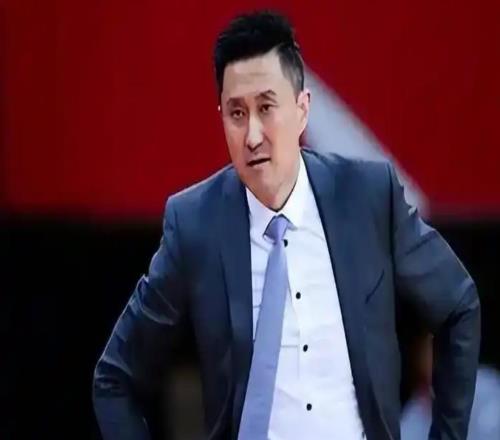 廣東男籃pk浙江，徐杰復出帶隊沖2連勝，杜鋒表態(tài)，胡明軒加油