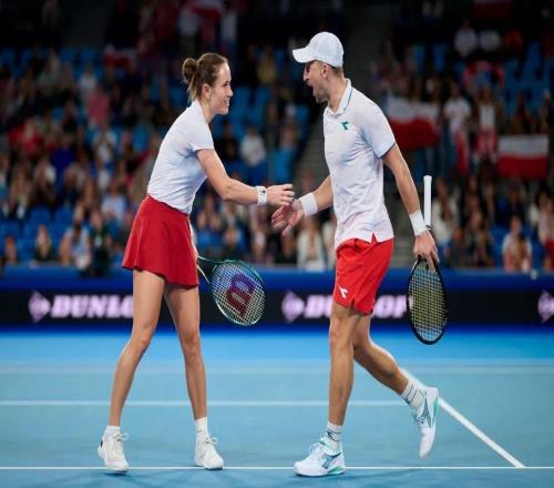 C位是個火烈鳥泳圈！三進決賽，波蘭隊聯(lián)合杯終奪冠