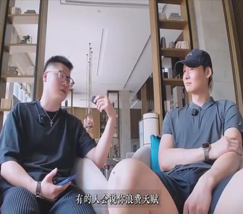 王哲林回應(yīng)被叫“王奶奶”，談兩大心理陰影，印象最深的球迷