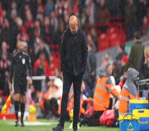 英媒：20后，水晶宮球迷對(duì)斯洛特高喊“你明早就要下課了”