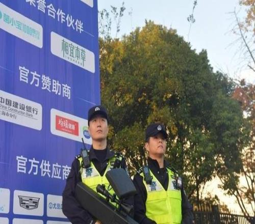 2025上海長灘半程馬拉松今日開跑上海警方多舉措護(hù)航賽事