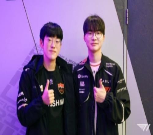 T1官方分享LCK季前賽選手返圖：T1全員到齊