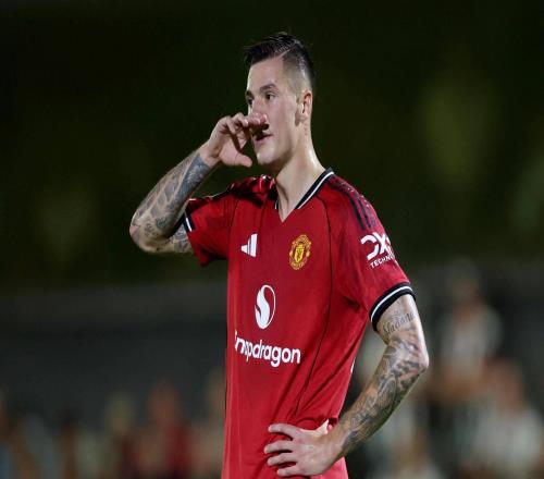 大中鋒買(mǎi)錯了曼聯(lián)新三叉戟只有他不可靠，名宿直言他不優(yōu)秀