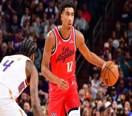 場(chǎng)均2分4助，作為NBA傳奇超巨，被球隊棄用！或許你該體面退役了