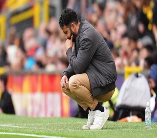 下課后首次露面！阿莫林笑容燦爛，雙手插兜，離開(kāi)曼聯(lián)徹底解脫