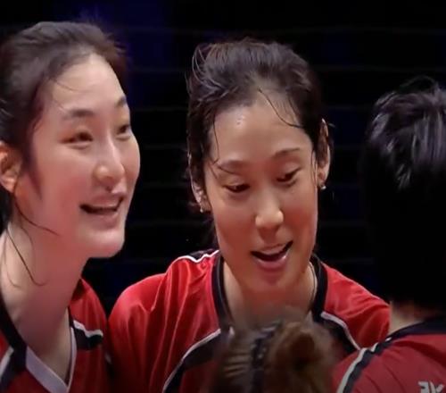 淚目！朱婷轟27分帶隊爆冷贏衛(wèi)冕冠軍：30歲仍是中國女排最強主攻