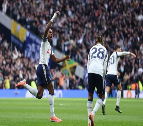 自阿里以來，特爾是英超對陣曼聯(lián)進球最年輕的熱刺球員